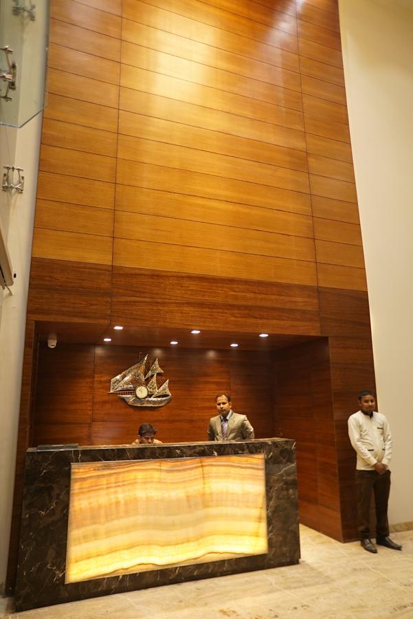 เดอะ มิสติก ปาล์ม Hotel มถุรา ภายนอก รูปภาพ
