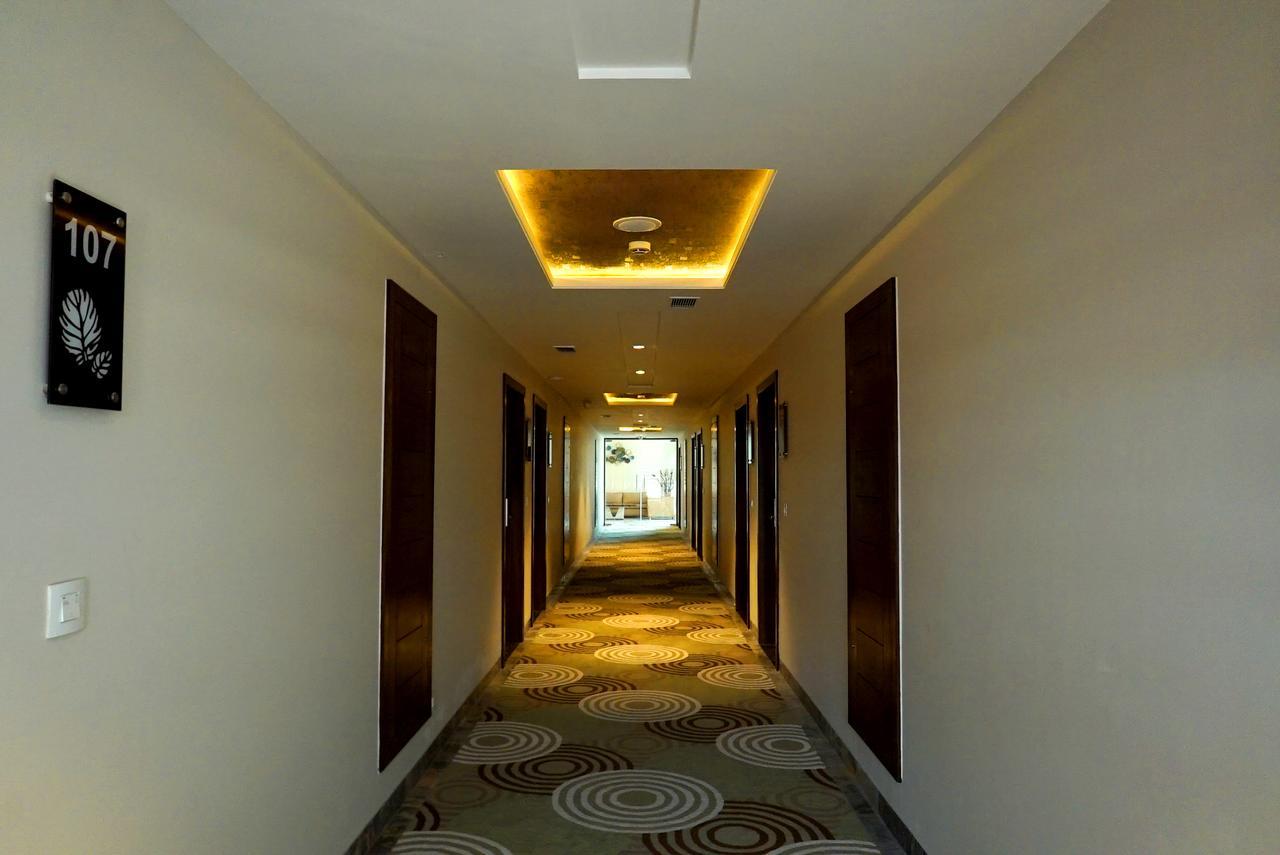 เดอะ มิสติก ปาล์ม Hotel มถุรา ภายนอก รูปภาพ